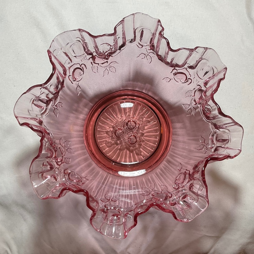 Pink Ruffle bowl with cabbage rose pattern